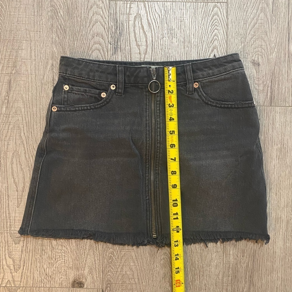 We The Free Free People Black Denim Zip Up Skirt with Raw Hem Grunge 24 or 2 - Picture 6 of 8